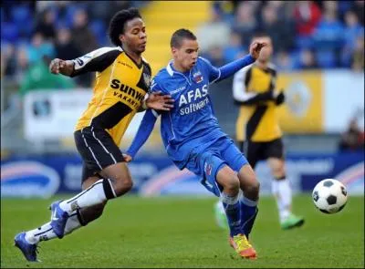 En Eredivisie 2008-2009, NAC Breda a vaincu AZ Alkmaar 2-1 et perdu sur un score de 1-0, quels sont les joueurs qui ont marqu durant ces deux matches ?