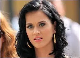 Avec qui se marie-t-elle ?