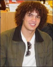 Joueur de basket amricain, il volue avec les Cavaliers de Cleveland depuis 2004. Qui est-ce ?