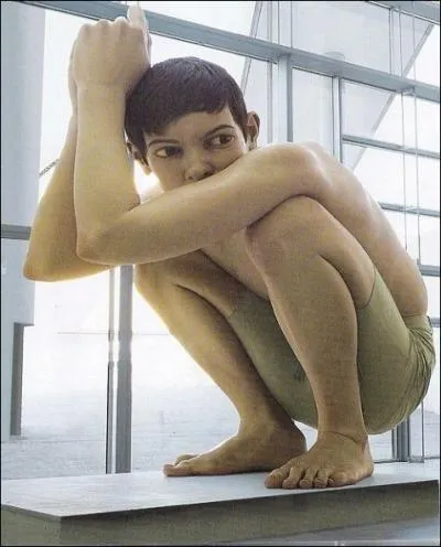 Comment s'appelle cette sculpture de Ron Mueck ?