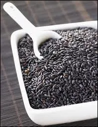 C'est une crale qui fut longtemps interdite par tradition, en raison de sa couleur, et rserve au seul Empereur...