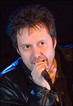 Ce chanteur a t Ziggy puis Johnny Rockfort dans Starmania , il se prnomme ...