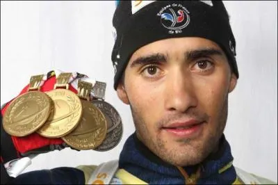 Combien d'tapes de Coupe du Monde y a-t-il chaque saison en comptant les Championnats du monde ou les JO ?