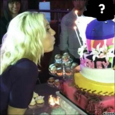 Quel ge a-t-elle ? (2012)