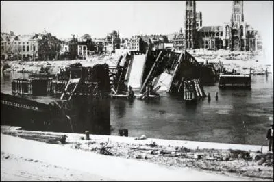 Comment s'appelle cette ville dvaste de Normandie ?