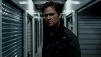 Dans quel casier Damon cache-t-il le cercueil de Klaus ?