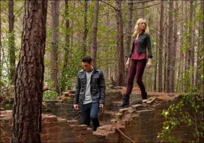 A quoi ressemble le symbole du loup-garou (dans la grotte) ?