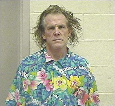 Il a t rcemment nomin aux Oscars dans la catgorie meilleur acteur dans un second rle avec le film  Warrior . Qui est-ce ?