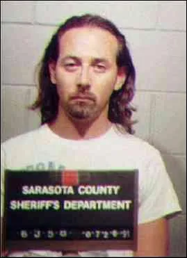 Il a crit le scnario de  Pee wee Big Adventure , en a tenu le rle principal et a t dirig par Tim Burton. Qui est-ce ?