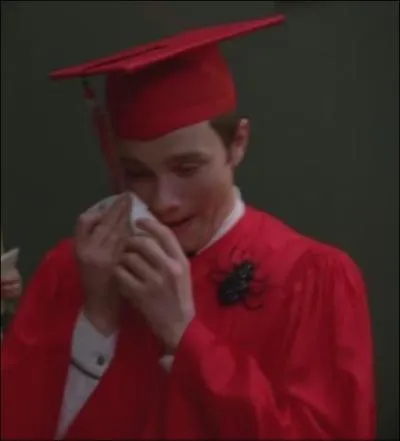 Saison 3 pisode 22 : Kurt as-t-il eu son diplme ?