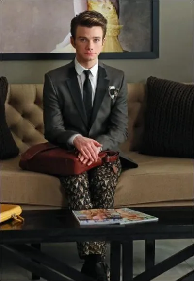 Saison 4 pisode 3 : Kurt trouve cherche un travail en attendant de r-audionner pour la NYADA. Ou travaille-t-il ?