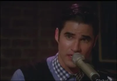 Saison 4 pisode 4 : Blaine chante une chanson a Kurt qui compte beaucoup pour lui. Laquelle ?