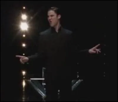 Saison 3 pisode 17 : Blaine pense que Kurt le trompe avec Chandler. Que chante-t-il au Glee Club ?