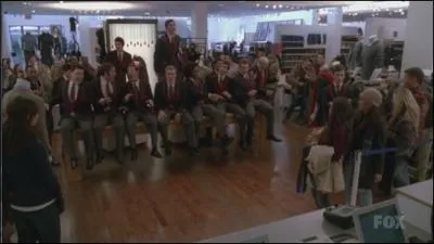 Saison 2 pisode 12 : c'est la saint-Valentin et Blaine veut dclarer sa flamme mais  qui ?