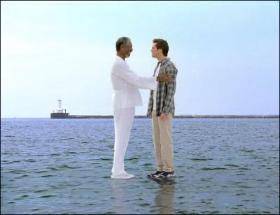 Qui n'a pas rv que Dieu lui vienne en aide et accomplisse des miracles ? Bruce Nolan l'a fait et Dieu lui a rpondu et lui a mme donn les moyens de tout changer.