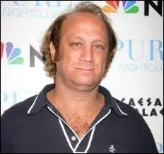 Comment s'appelle cette personne dans la srie ?