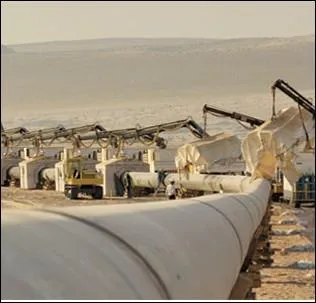 Dans quel pays, un gazoduc codtenu par la firme Total a-t-il t endommag par le mouvement extrmiste Al Quda ?