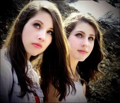 Les jumeaux homozygotes sont dits des...