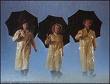 Film musical ralis par Stanley Donen et Gene Kelly. Le titre original est :   Singin' in the rain , que l'on pourrait traduire par...