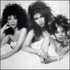 Qui chante JUMP dans Love actually ?