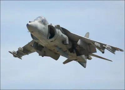 Quel est cet avion  atterrissage vertical ?