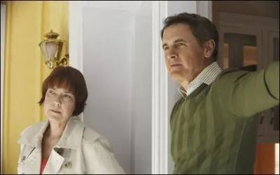 Dans l'avant dernier pisode, comment Susan dtourne-t-elle l'attention de Felicia Tilman quand elle surprend cette dernire en train de tuer Paul progressivement ?