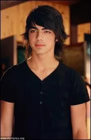 Shane a combien de frres dans le fillm ?