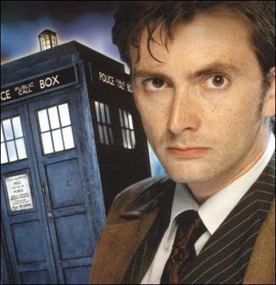 Comment se nomme l'acteur qui interprte le docteur de la saison 2, 3 et 4 ?