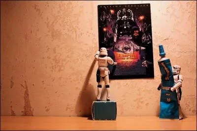 D'autres collent des affiches et font de la...