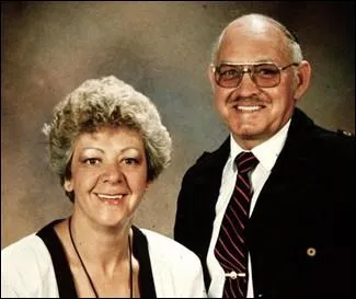 Avec sa femme, Joey Haarhof, il a enlev et assassin au moins six jeunes filles. Leurs victimes n'ont jamais t retrouves. Le couple se suicida juste avant leur arrestation :