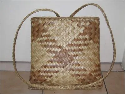 Sac  dos crole tress en fibres de vacoa trs pratique et solide. Je suis le...