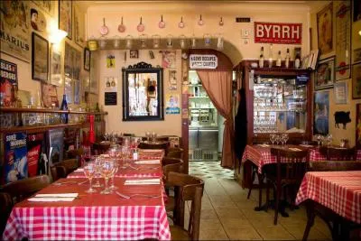 Bar typiquement lyonnais.