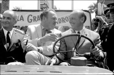 1966 : Les trois acteurs principaux de  La Grande Vadrouille  de Grard Oury, Louis de Funs, Bourvil et :
