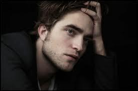 Quel est le nom complet de Robert Pattinson ?