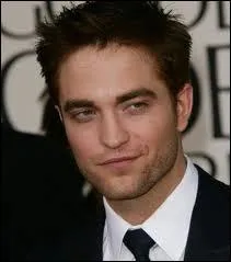 Qui double la voix de Robert Pattinson ?