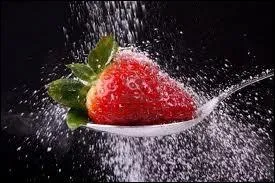 L'une des faons les plus simples et dlicieuses de dguster les fraises est avec du sucre ! Quelle prcaution faut-il prendre pour laver les fraises auparavant ?