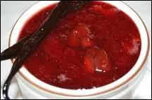Quel ingrdient est bienvenu dans la confiture de fraises, pour en accentuer la saveur ?