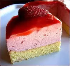 Quel est cet autre dlicieux gteau aux fraises, avec une partie de mousse glifie ?
