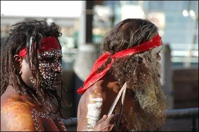 Quelle grande ville se trouve à l'intérieur des terres ?