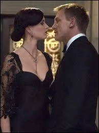 James tombe amoureux de Vesper, dans Casino Royale, et tout s'achvera dans quelle ville italienne ?