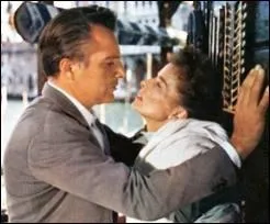 Dans ce film mouvant, Katharine Hepburn en vacances, tombe amoureuse d'un bel italien, jou par Rossano Brazzi, dont le mtier est ?