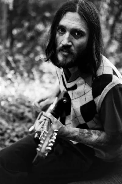 Quelle est son identit ?