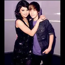 Avec qui sort-elle en ce moment (2012) ?