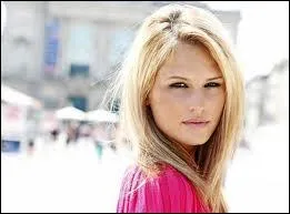 Quelle est cette femme recherchant le prince charmant ?