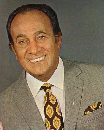 Tino Rossi, n'a qu'une envie c'est de danser cette rumba d'amour, jusqu'au jour.