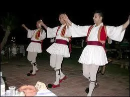 Le sirtaki est une danse créée pour le film ''Zorba le Grec'' ... Quel acteur jouait le rôle titre ?