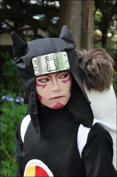 C'est un marionnettiste et le grand frre de Gaara...