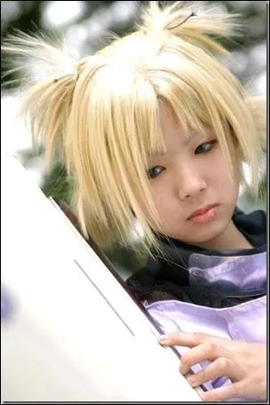 Elle est la grande sur de Gaara et de Kankur et se bat grce un norme ventail...