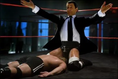 O gagner beaucoup d'argent en s'engageant  la WWC. Pour cela, il faudra qu'il pratique...