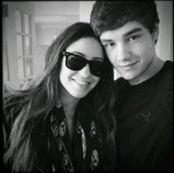 Avec qui Liam est en couple ?